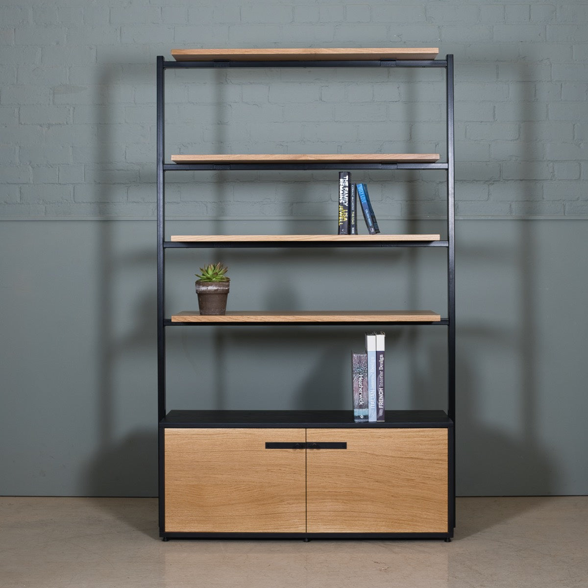 Black Oak Bookshelf, Quin