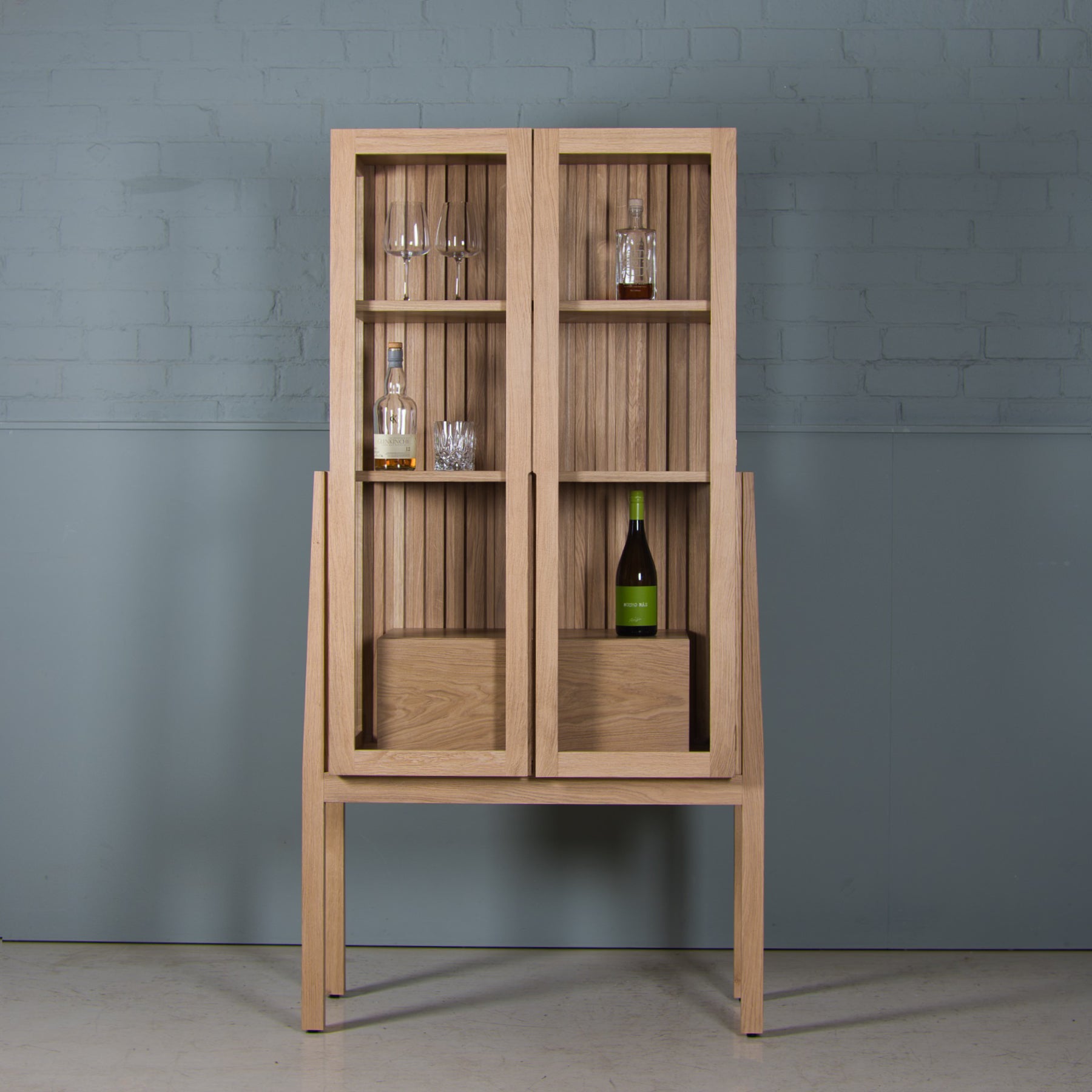 Oak Display Cabinet, Neko