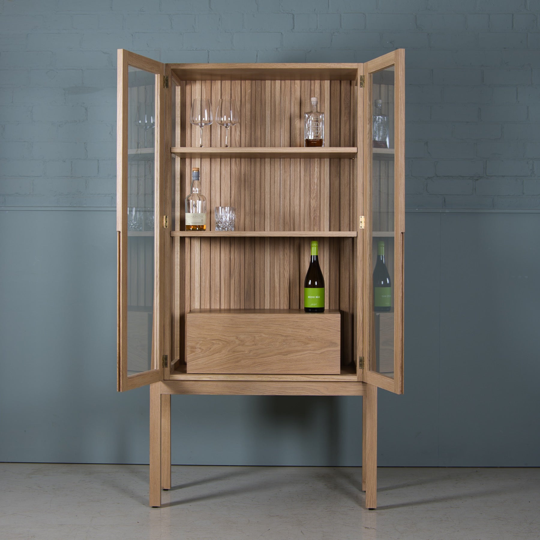 Oak Display Cabinet, Neko