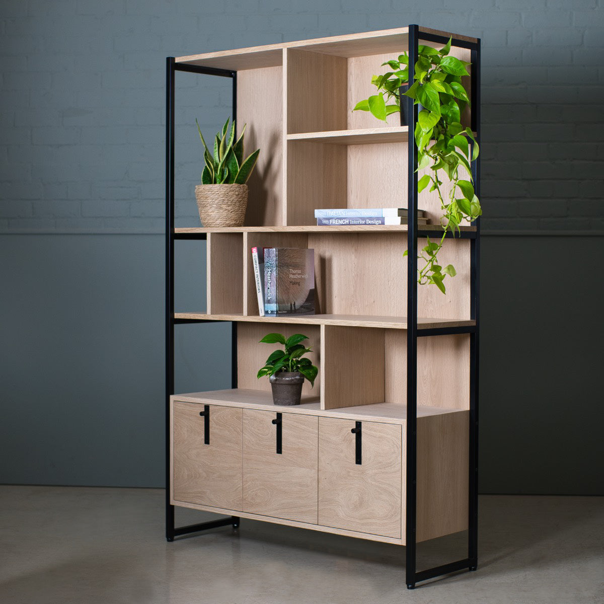 White Oak Shelves, Oslo