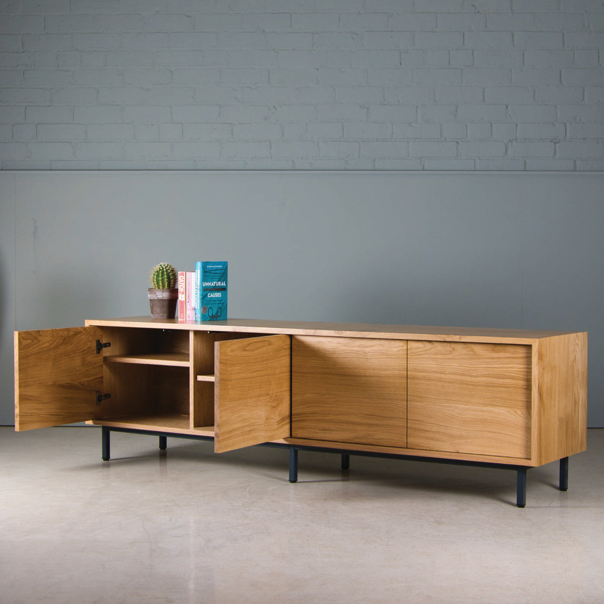 Handleless Oak TV Unit, Heko
