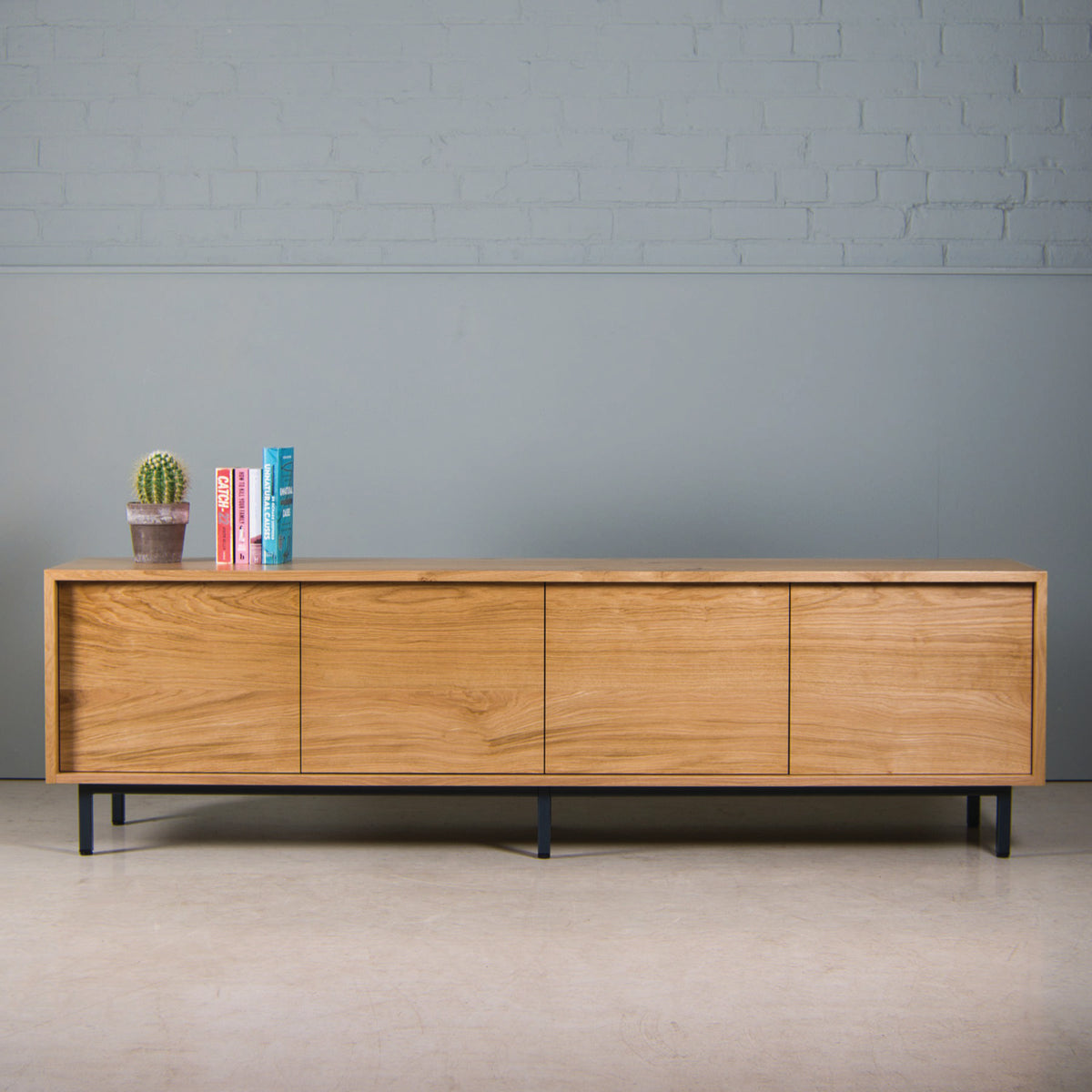 Handleless Oak TV Unit, Heko