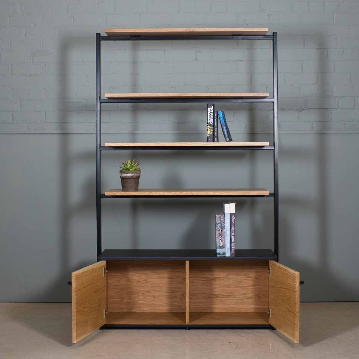 Black Oak Bookshelf, Quin