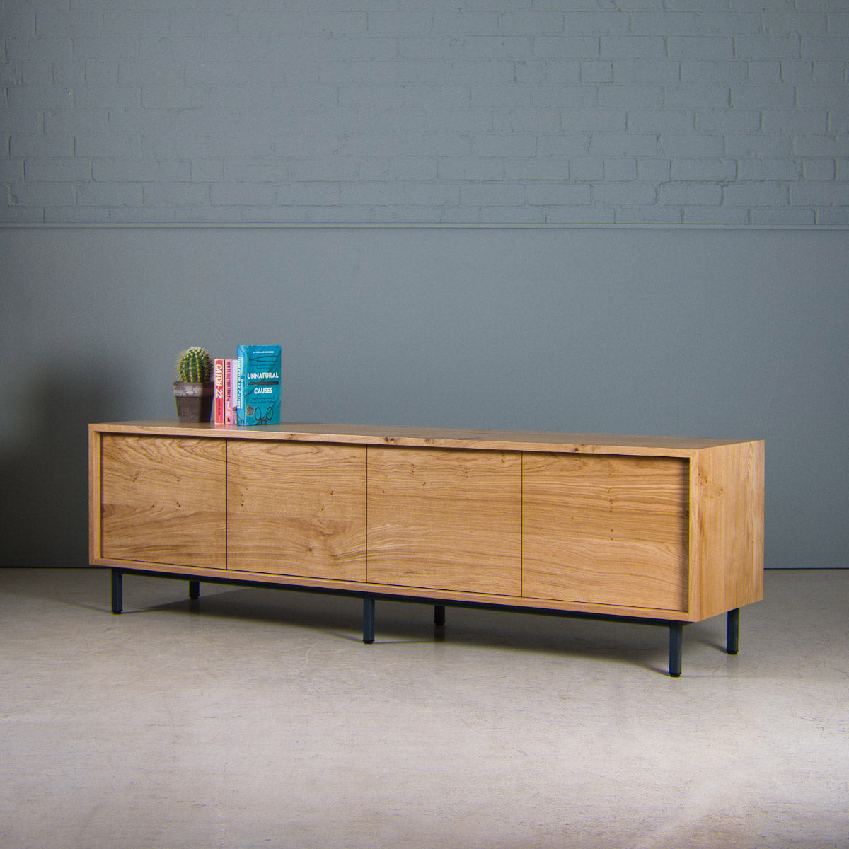 Oak TV Bench, Heko