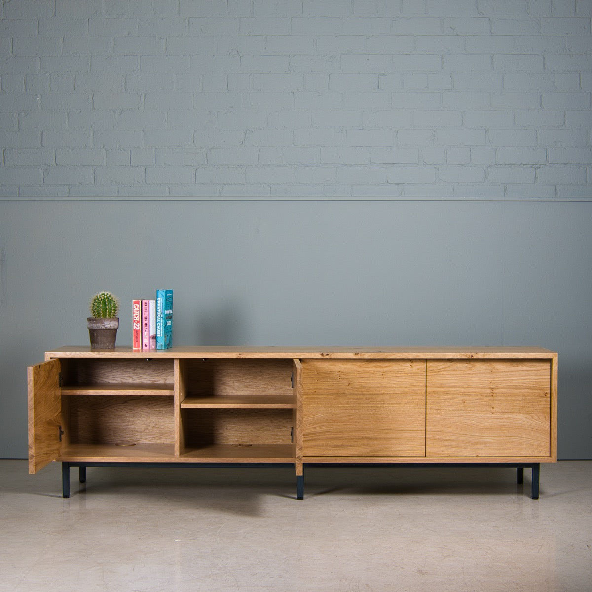 Oak TV Bench, Heko