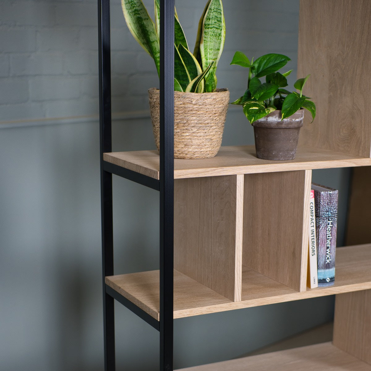 White Oak Shelves, Oslo