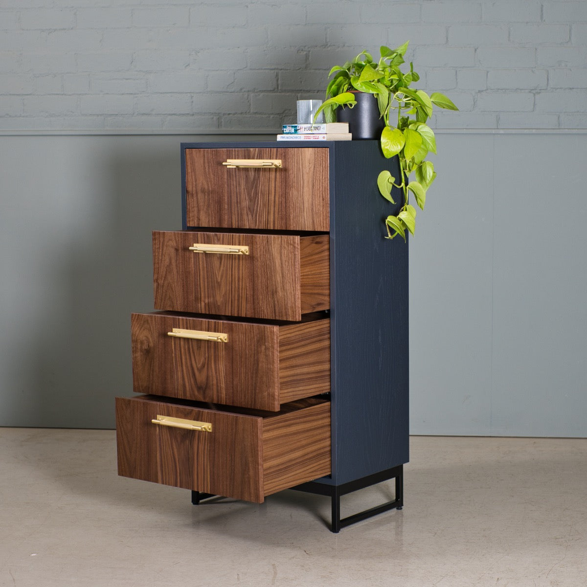 Tall Chest of Drawers, Alto